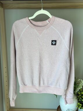 M22 Classic Logo Crewneck
Sweatshirt Pink Women's Large
Fuzzy Cozy